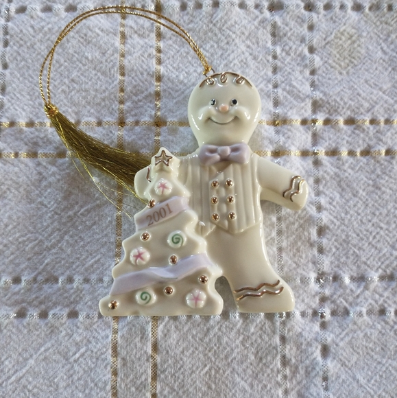 Lenox gingerbread collectible - Picture 1 of 2
